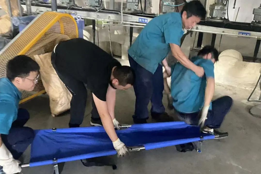 Poliester Changshtu ngalaksanakeun bor darurat darurat pikeun panas anu disababkeun ku suhu anu luhur